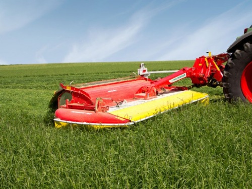 New rear mowers: NOVACAT 262 and 302 rear mowers