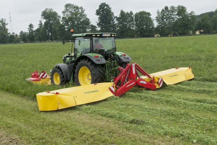 NOVADISC 810 mower combination