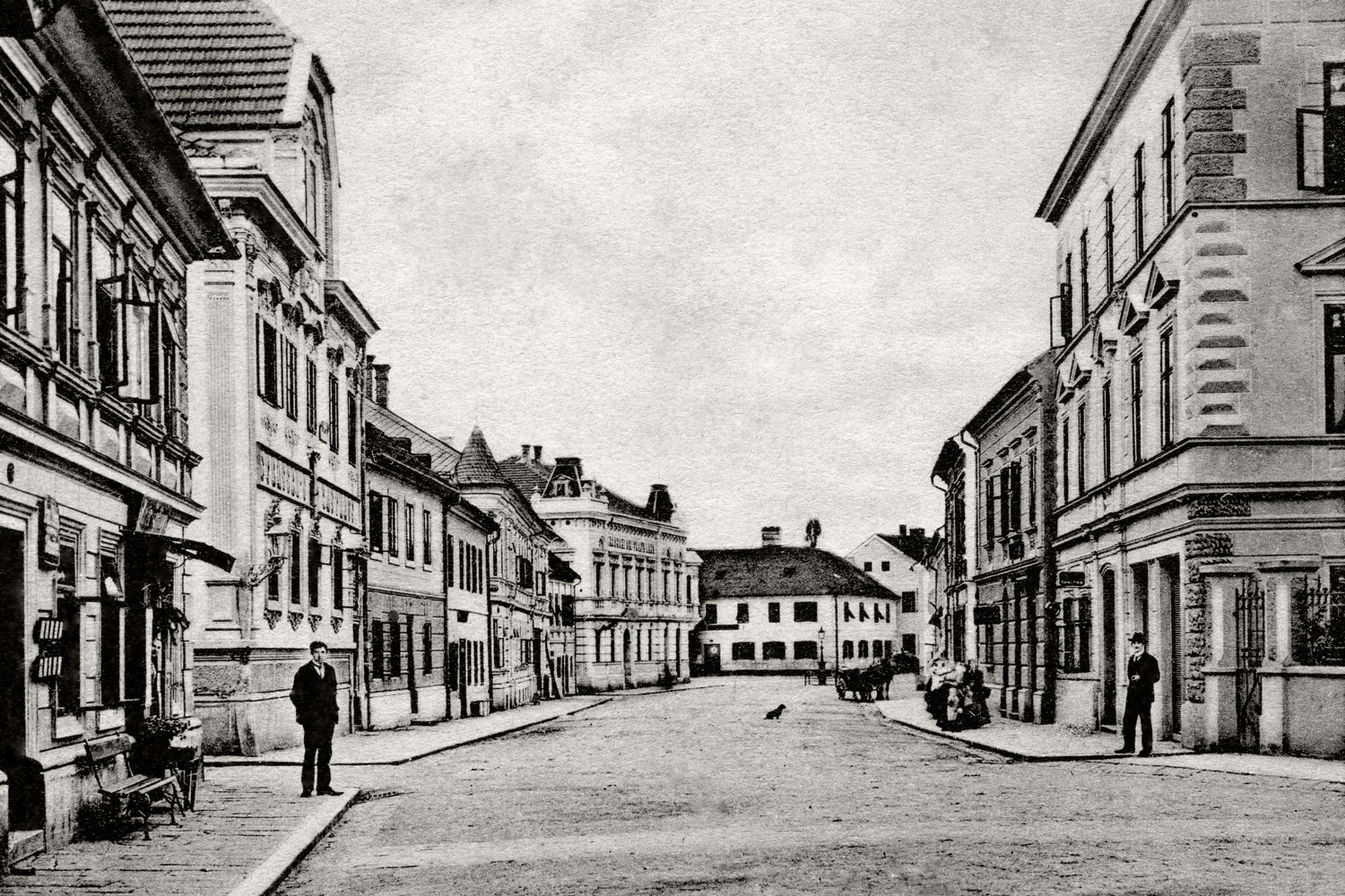 The Roßmarkt in the centre of town at the time of Franz Pöttinger, who bought house number 25.