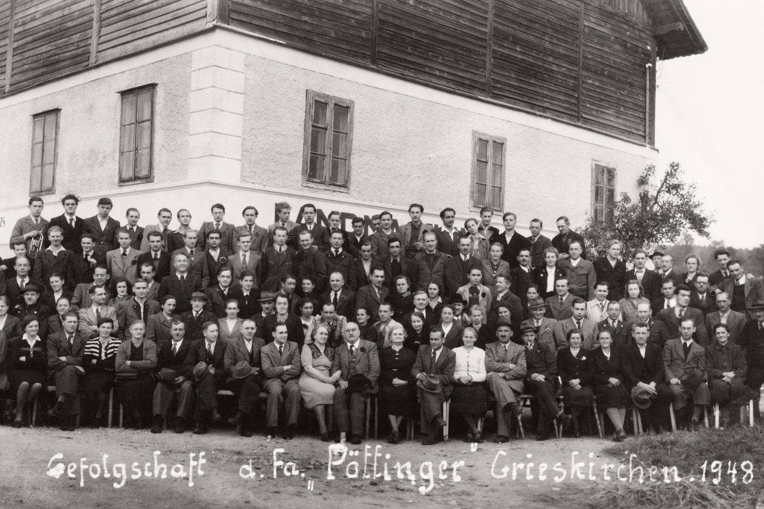 Shortly after the war, PÖTTINGER already had so many employees that it is easy to imagine the cramped working conditions in Plant I.