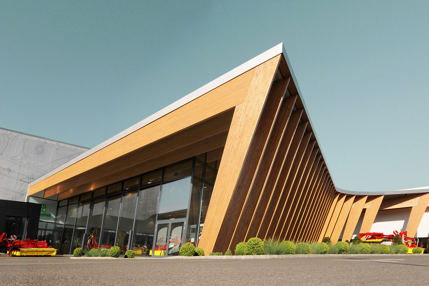 Odważna architektoniczna forma nowego Centrum Klienta wyraża obietnicę PÖTTINGER Jakość odpowiednia do czasów.