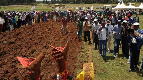 PÖTTINGER präsentiert Bodenbearbeitungsmaschinen beim Treffen der Kartoffelwirtschaft in Kenia
