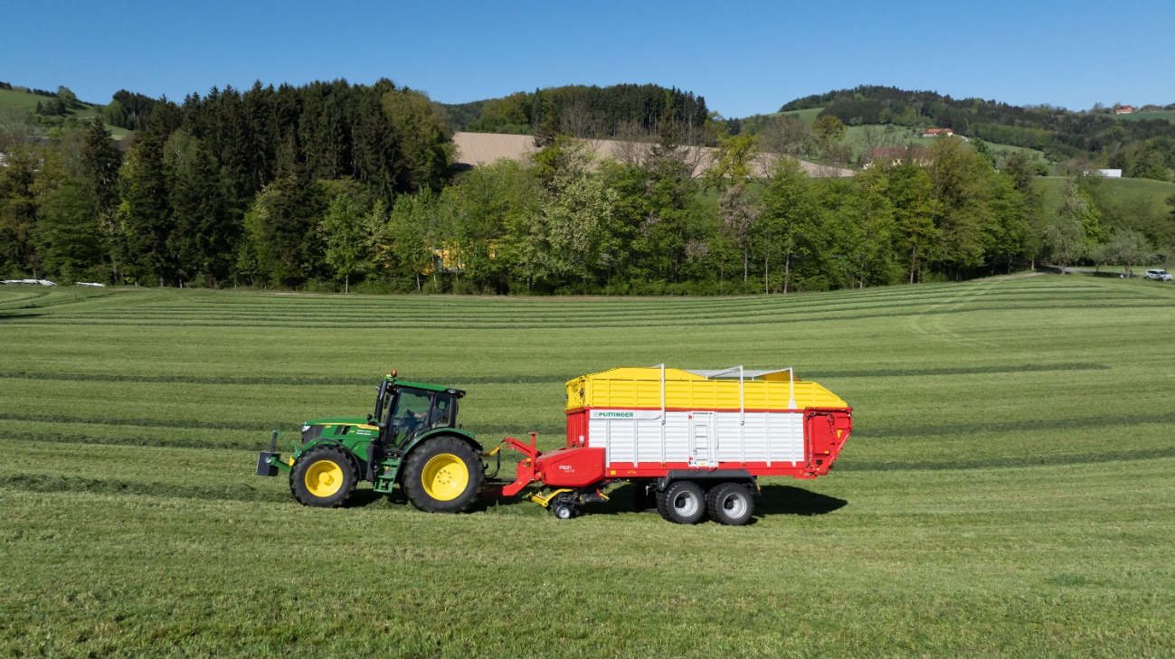 Nieuw van Pöttinger: de PROFI 5000 opraapwagen