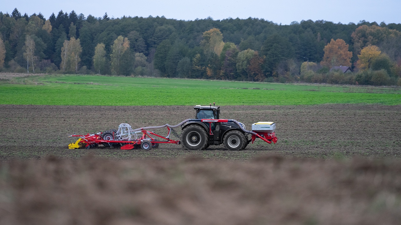 AMICO F and TERRIA supply the soil 