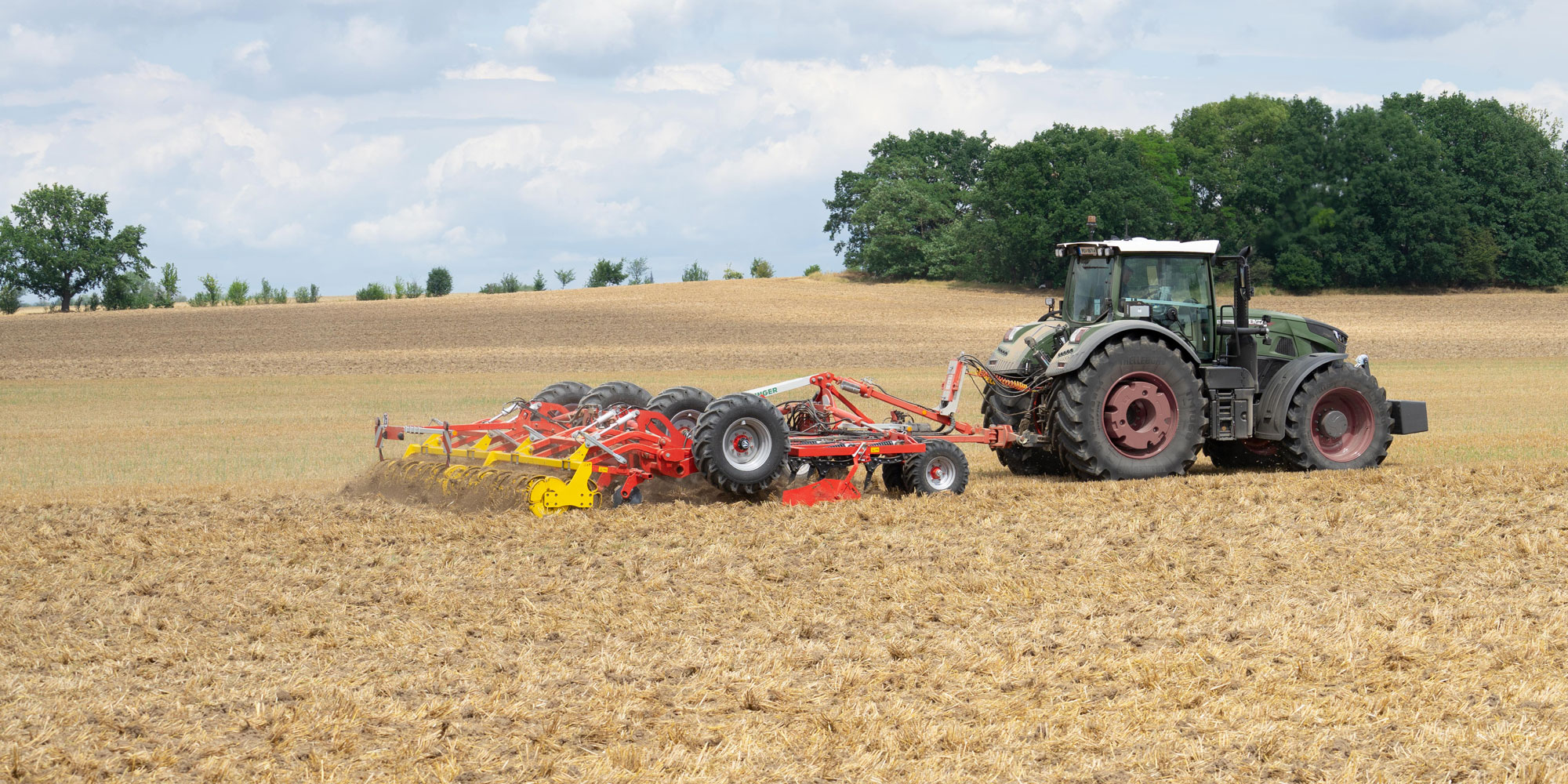 Produkte Boden & Saat: Ploughs, Stubble cultivators, Disc harrows, Power harrows, Seed drills